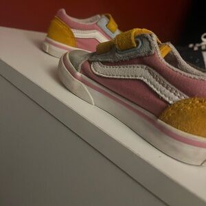 Vans little Kids Sneakers in Pink, Yellow, blue and White suade sneakers